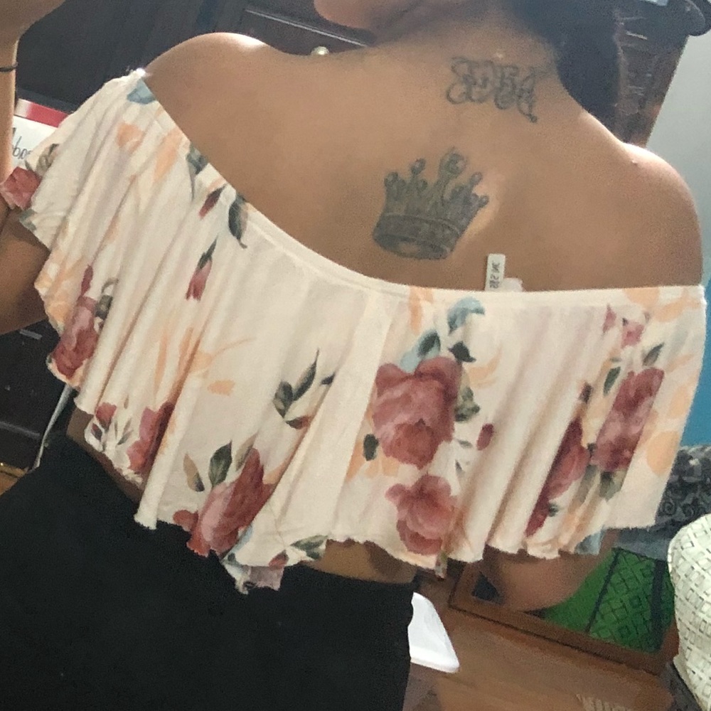 Off the Shoulder Floral Crop Top Size S - Picture 5 of 5